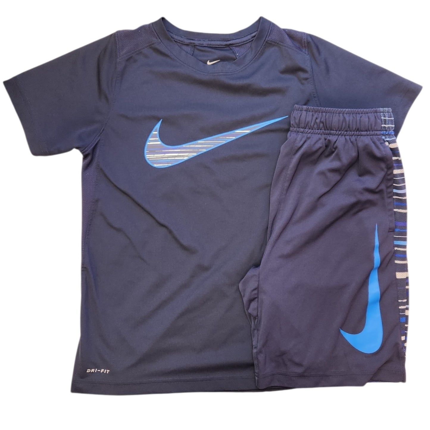 Nike (B) Navy Youth Size 10-12 Boy's 2PCAthleticShortSuit