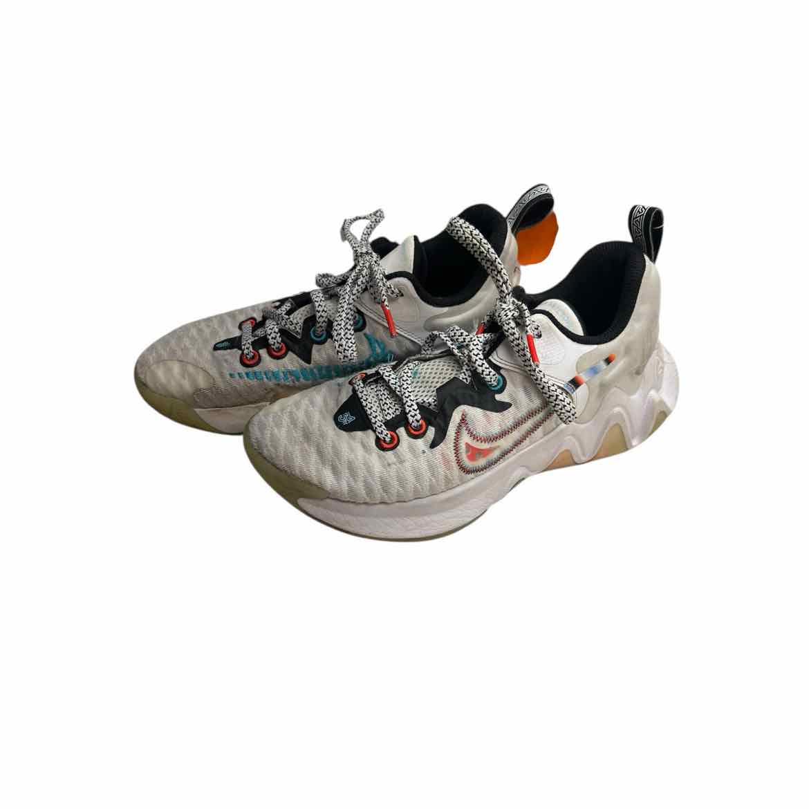 Nike (B) White Youth Shoe Size 5 (Youth) Athletic Shoes