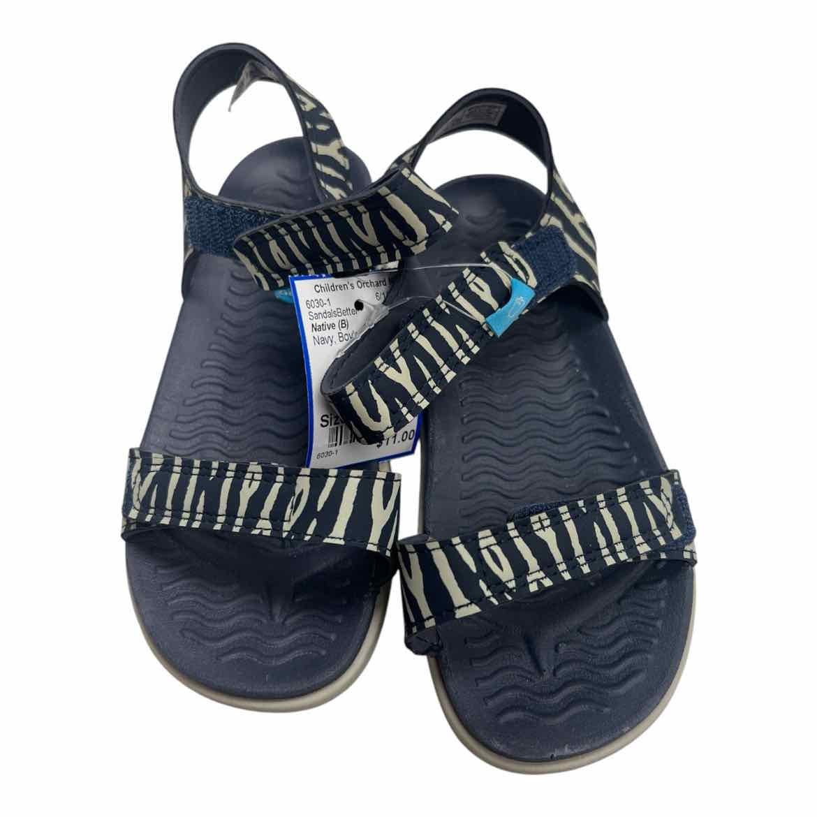 Native (B) Navy Youth Shoe Size 12 (Youth) Boy's SandalsBetter
