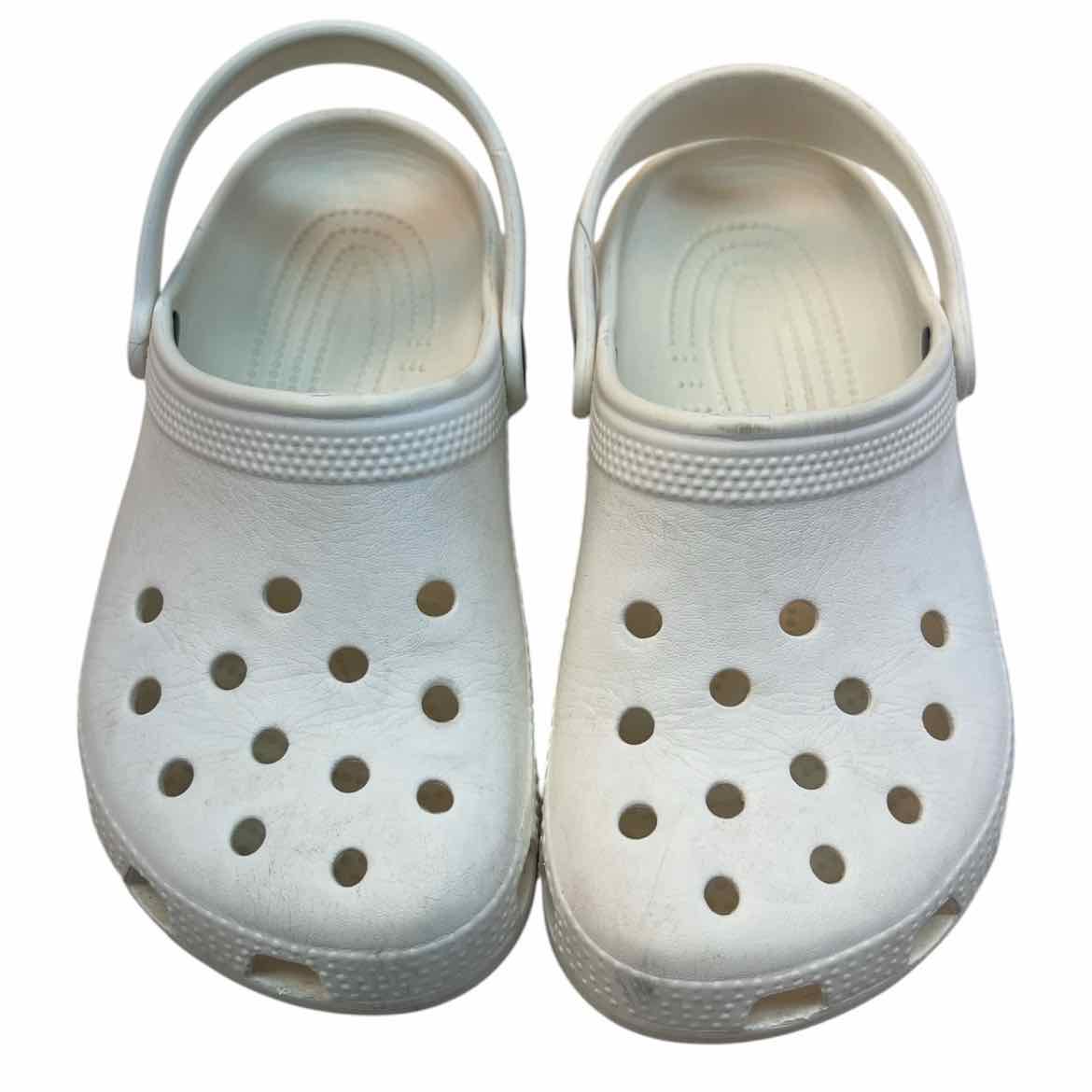 Crocs (B) White Youth Shoe Size 1 (Youth) Girl's Casual Shoes