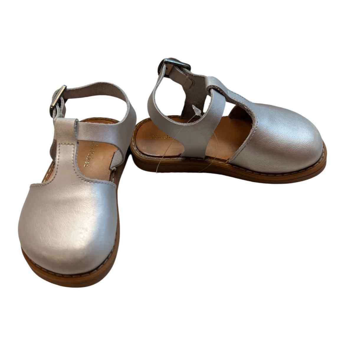 Freshly Picked (AA) Silver Toddler Shoe Size 6 (Toddler) Girl's SandalsBetter
