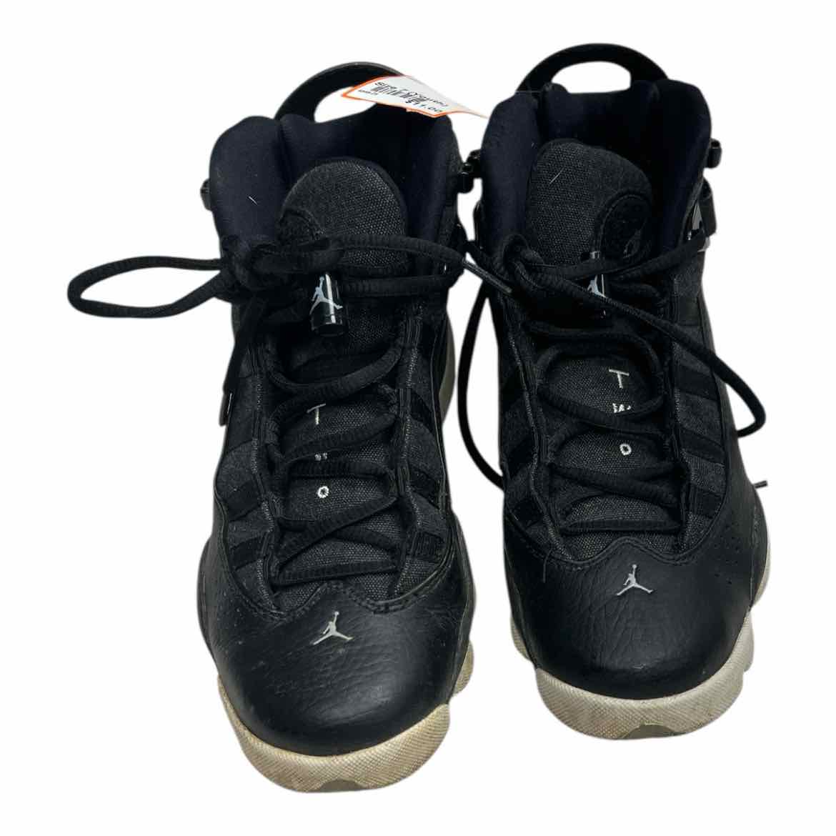 Jordan (B) Black Youth Shoe Size 7 (Youth) Athletic Shoes