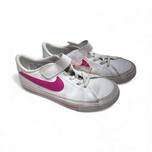 Nike (B) White Youth Shoe Size 2 (Youth) Girl's Casual Shoes