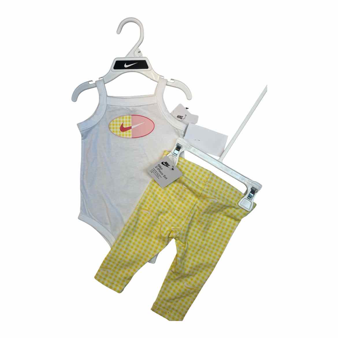 Nike (B) Yellow Infant Size 6 MO Girl's 2PC Casual