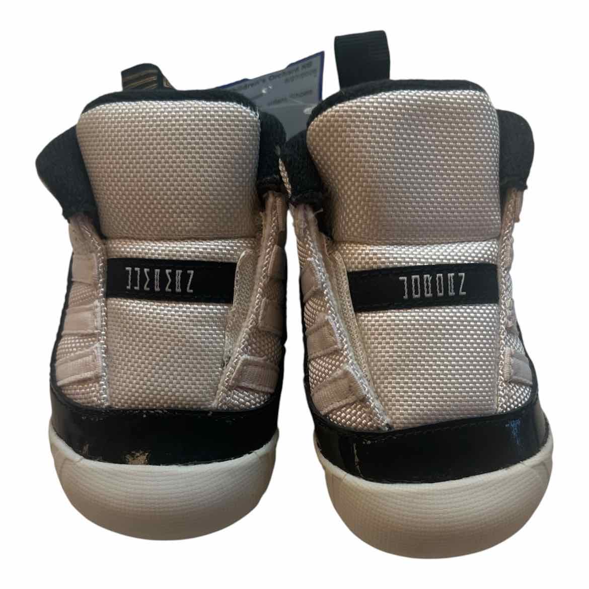 Jordan (B) Infant Shoe Size 4 (Infant) White Boy's Casual Shoes
