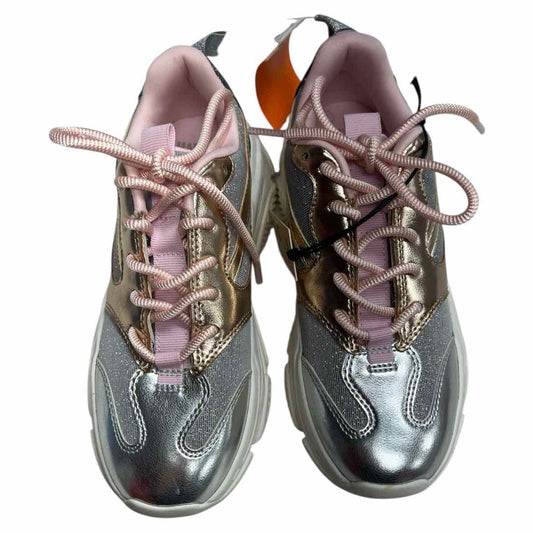 D Brand Silver Youth Shoe Size 4 (Youth) Girl's FashionBoots