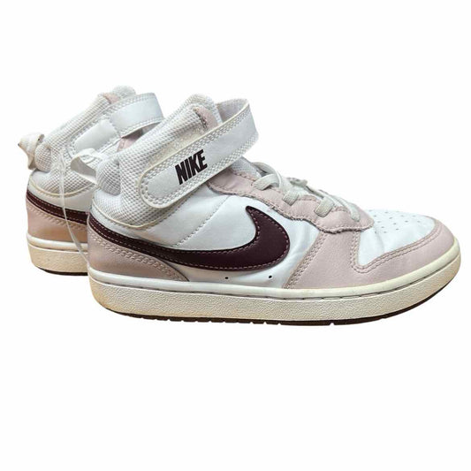 Nike (B) White Youth Shoe Size 1 (Youth) Girl's Athletic Shoes