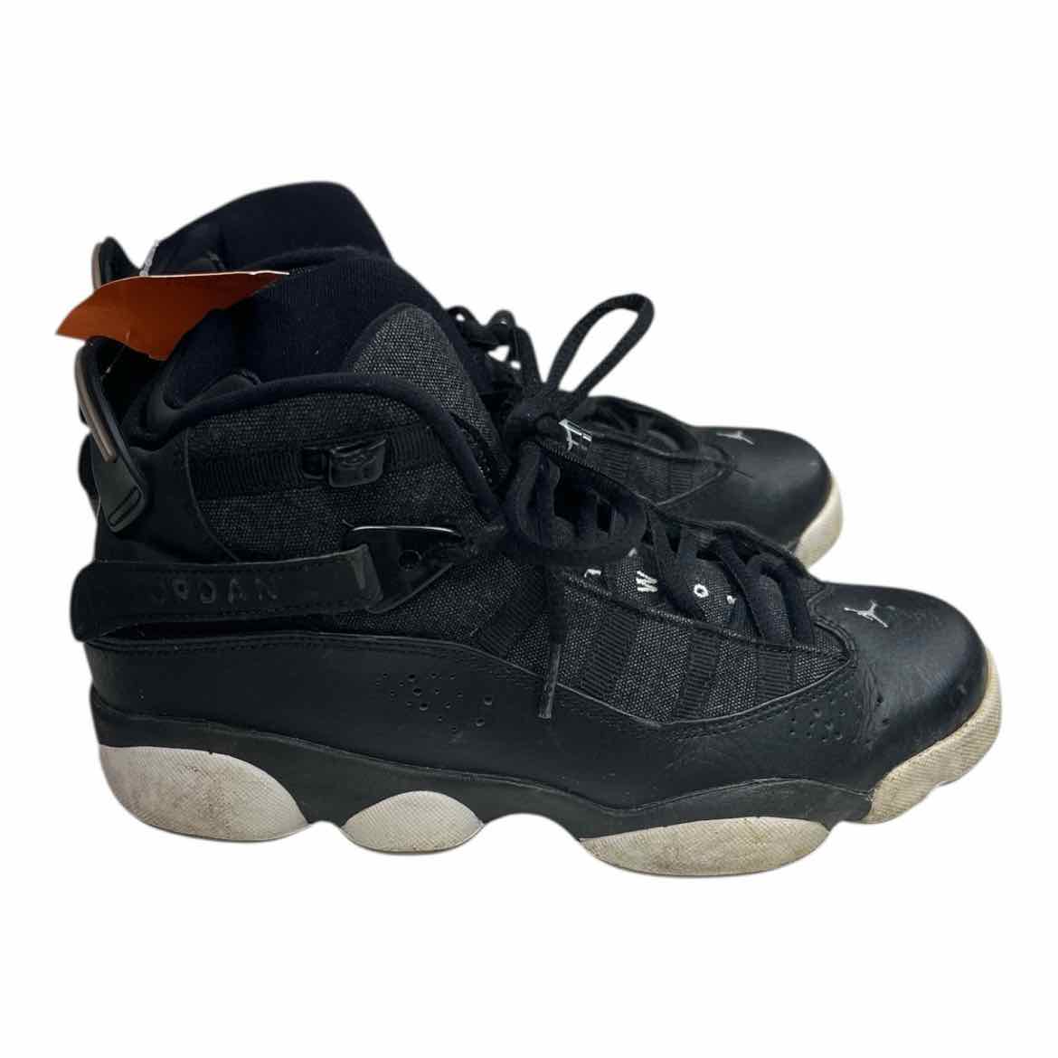 Jordan (B) Black Youth Shoe Size 7 (Youth) Athletic Shoes