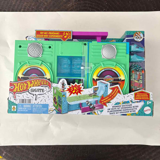 Hotwheels Boom box Skate park