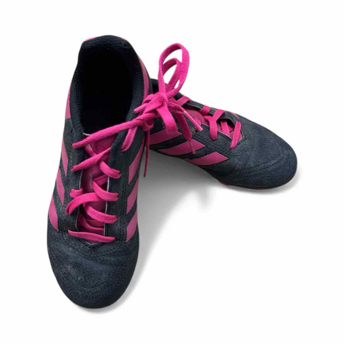 Adidas (B) Black Youth Shoe Size 1 (Youth) Cleats