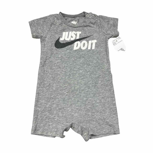 Nike (B) Grey Infant Size 9 MO Boy's CasualRomper