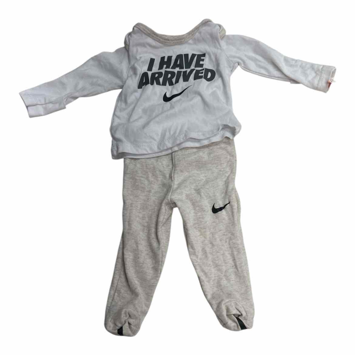 Nike (B) Cream Infant Size NB Boy's 2PC Casual