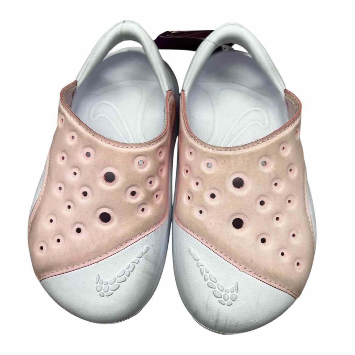 Nike (B) White Toddler Shoe Size 9 (Toddler) Casual Shoes
