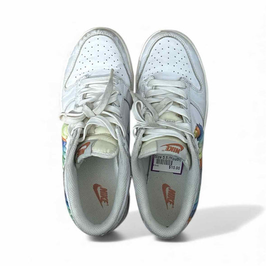 Nike (B) White Youth Shoe Size 5.5 (Youth) Casual Shoes